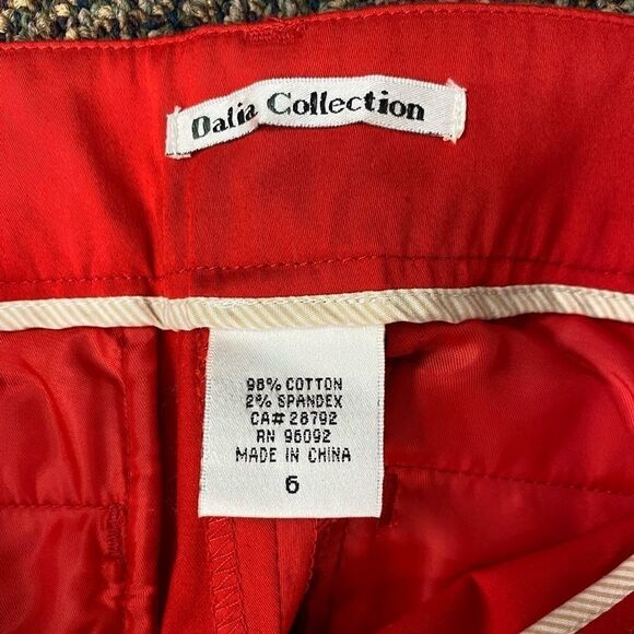 Dalia collection Fire engine red side zip flat front cropped pants‎ - Picture 4 of 6